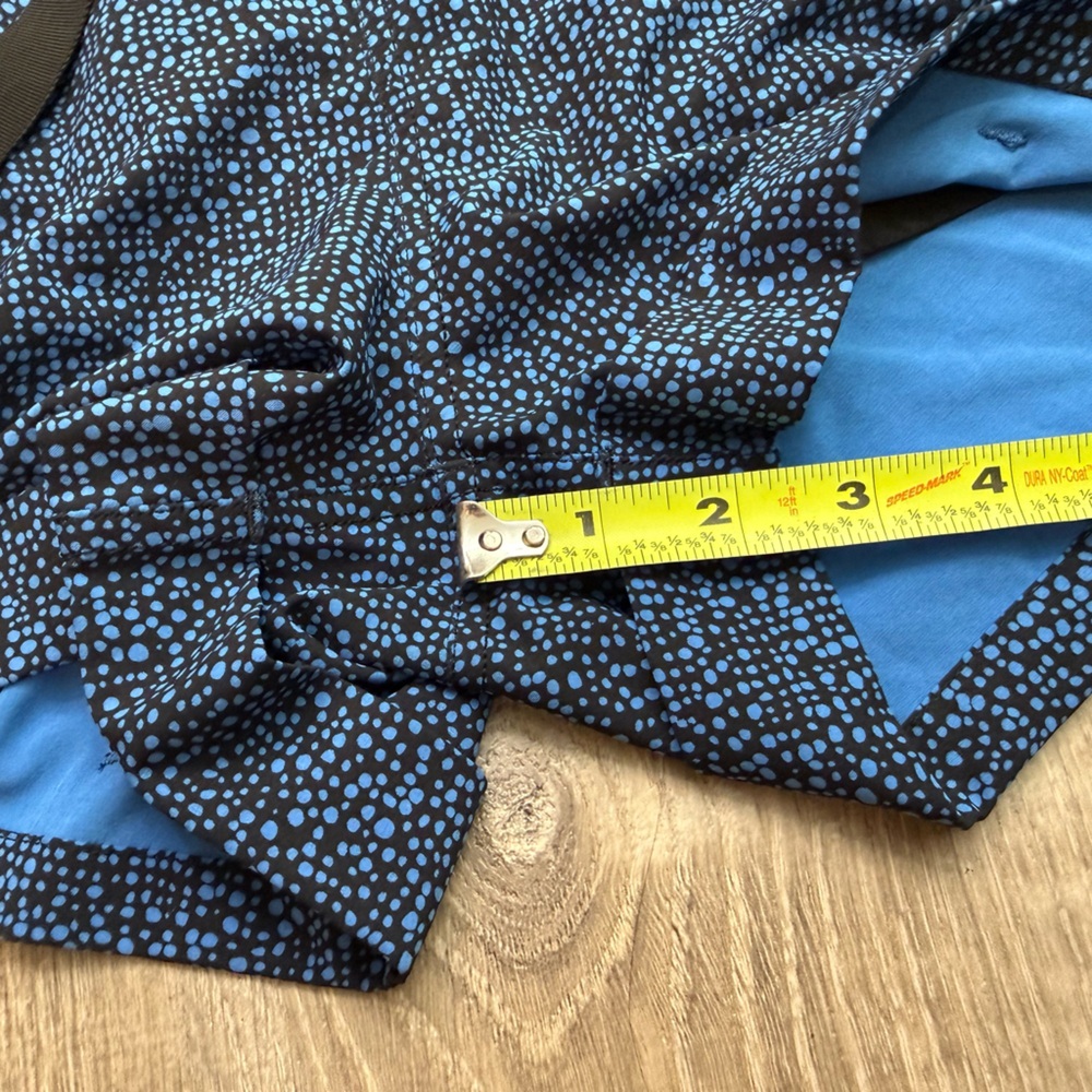 Lululemon Spring Break Away Short | Size 8 - Picture 9 of 10